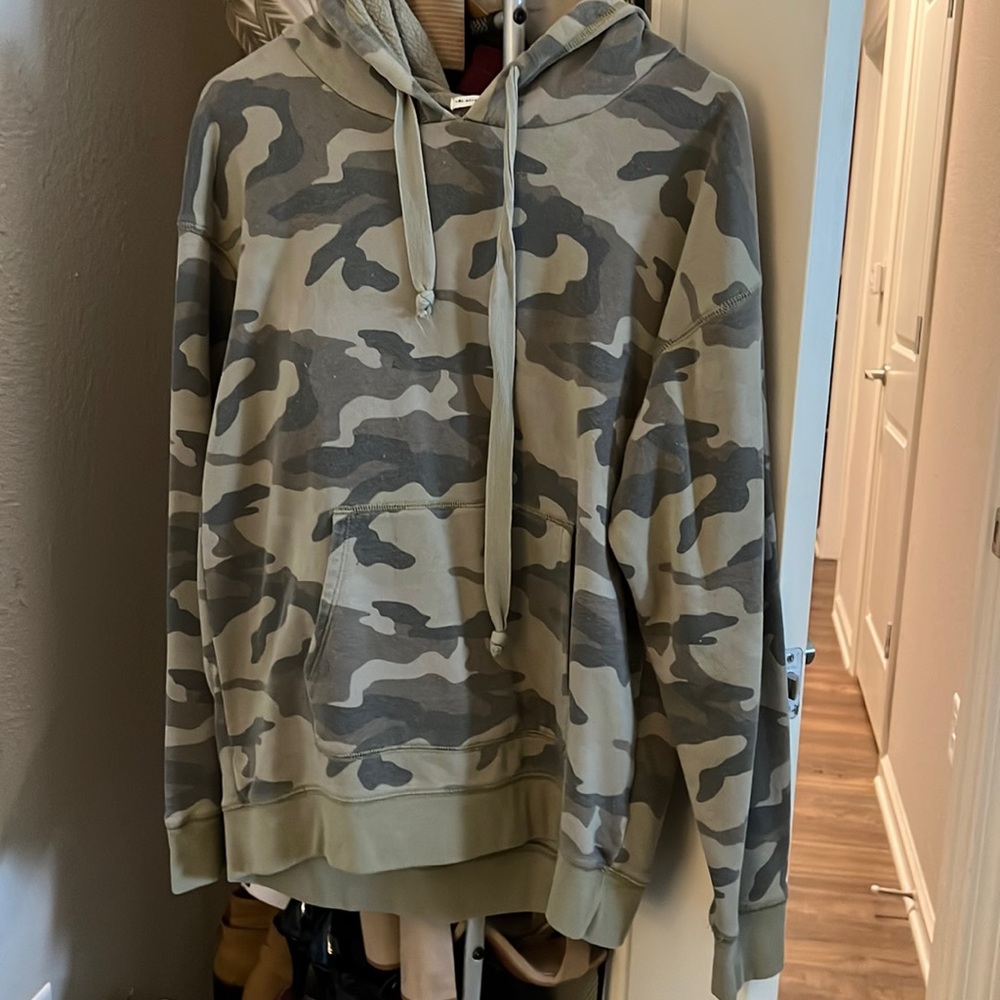 Camo sweatshirt